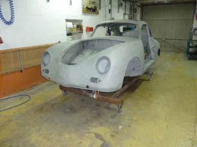 Porsche 356 A Karosserie in der Werkstatt